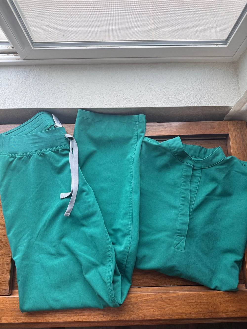 Figs Hunter Green XS Women's Scrub Set Rafaela and Livingston